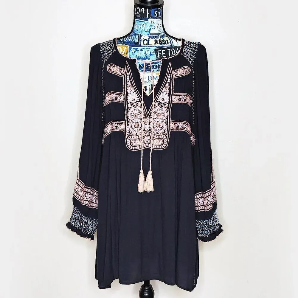 FREE PEOPLE Wind Willow Embroidered Boho Mini Dress V-neck Tassels Western Sz‎ M